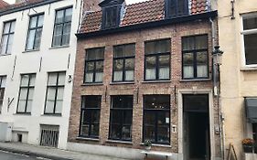 Unique 5-Star Hidden Gem Right In The Main Centre - Dijver